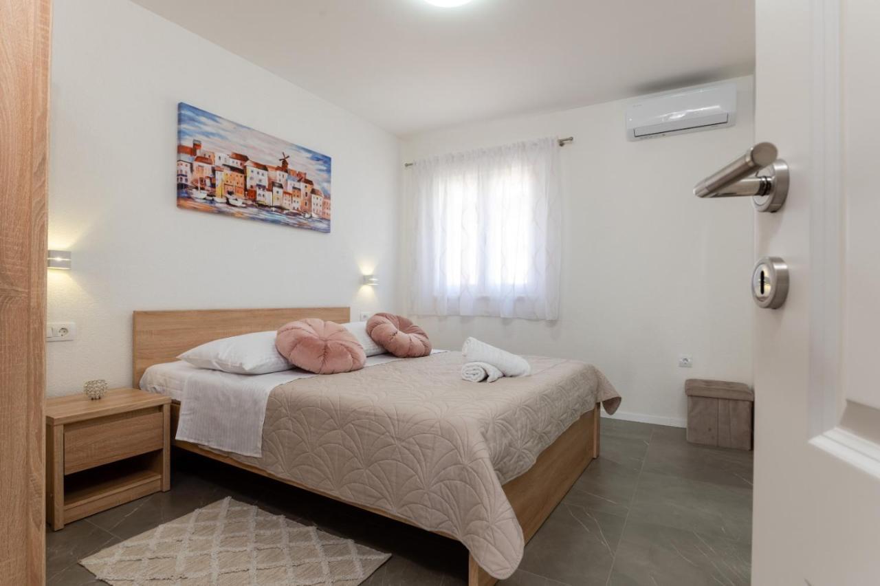 Apartment Vuletin Kaštela Εξωτερικό φωτογραφία