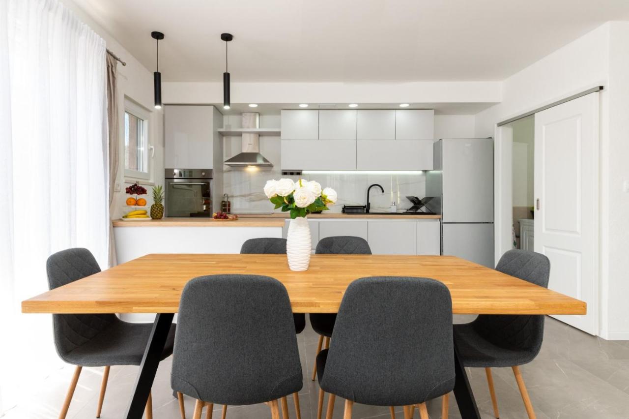 Apartment Vuletin Kaštela Εξωτερικό φωτογραφία